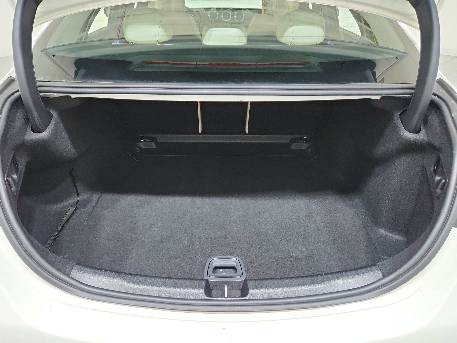 Used 2022 Polar White Mercedes-Benz C 300 image 34
