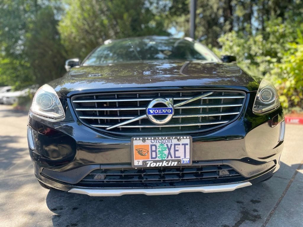 Used 2017 Onyx Black Metallic Volvo T6 Inscription image 8