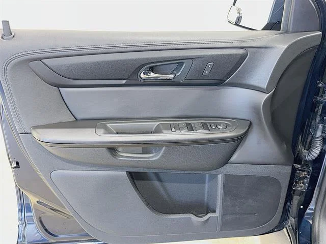 Used 2016 DARK SAPPHIRE BLUE METALLIC GMC SLE image 19