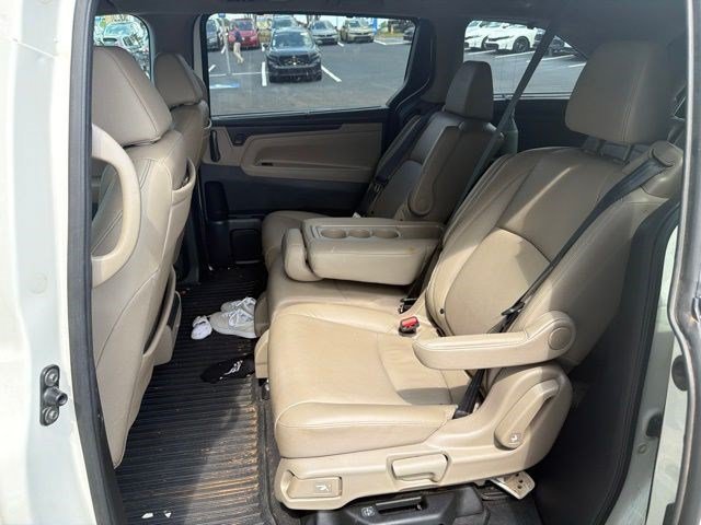 Used 2018 White Diamond Pearl Honda Touring image 13
