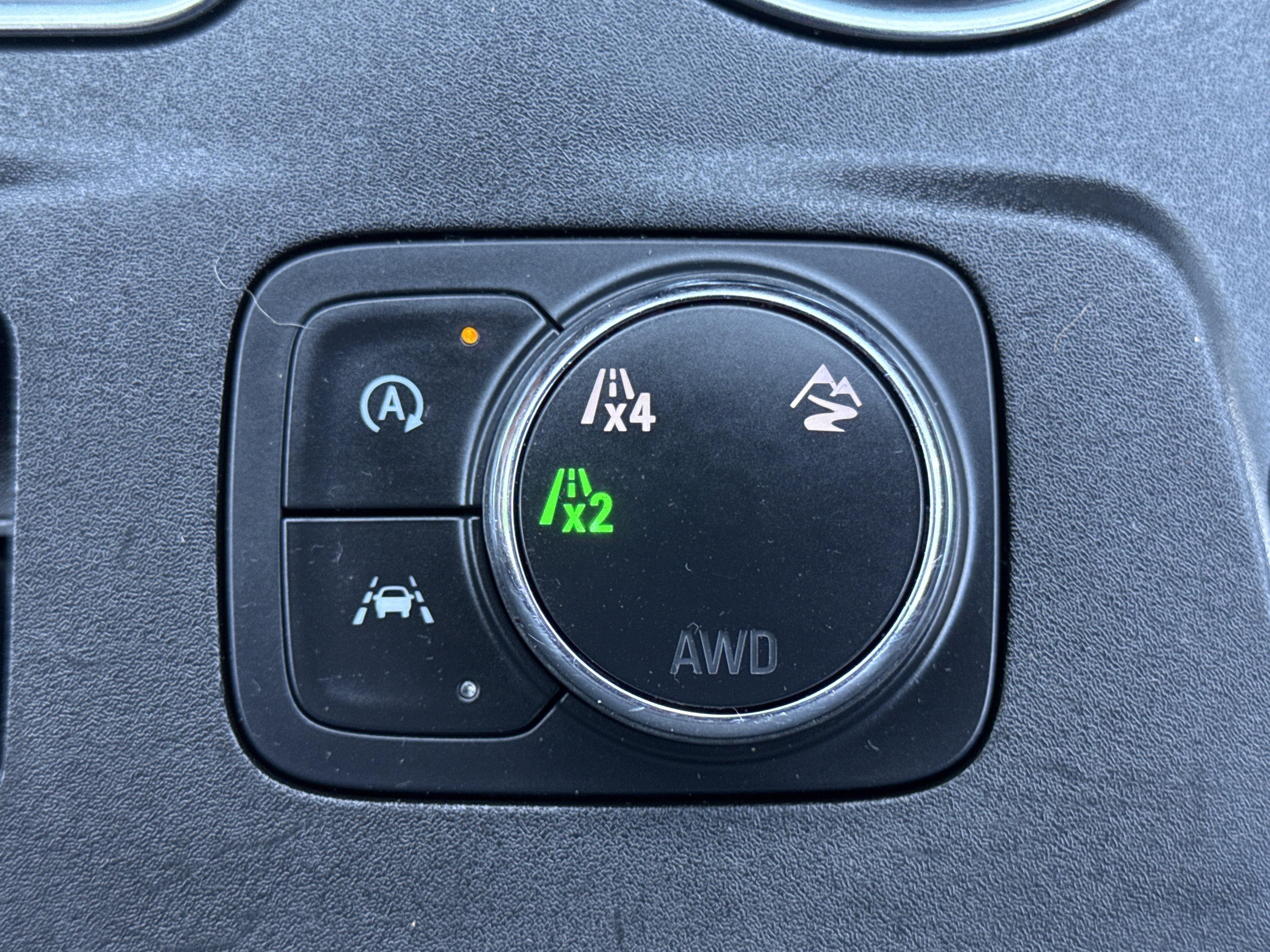 Used 2022 Summit White Chevrolet LT AWD image 21