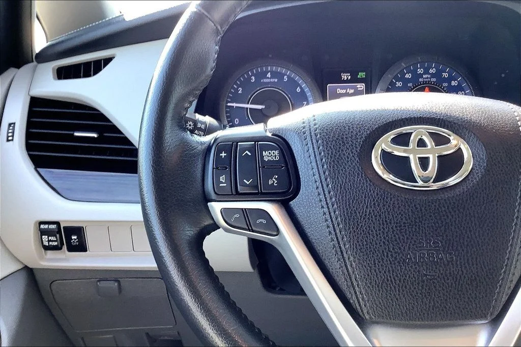 Used 2020 Red Toyota XLE image 21
