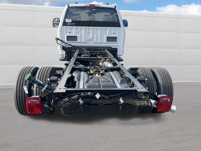 New 2026 Oxford White Ford F-450® XL image 3