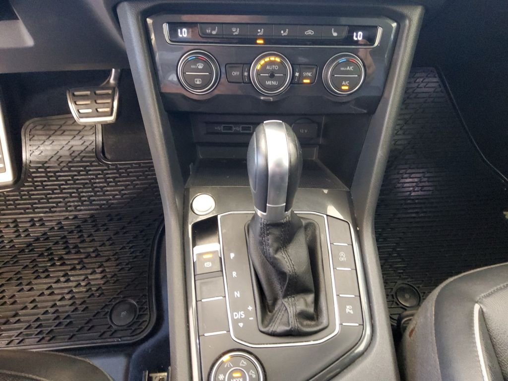 Used 2019 Beige Volkswagen 2.0T SEL Premium R-Line image 29
