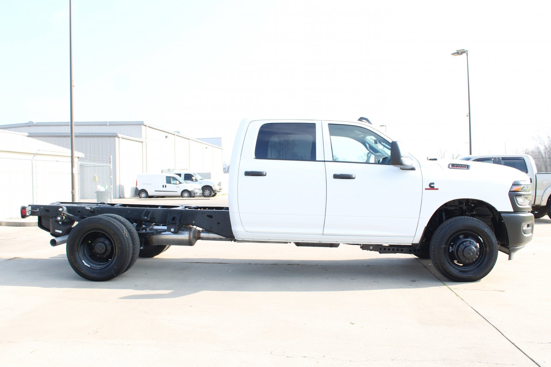 New 2026 Bright White Clear-Coat Exterior Paint RAM Tradesman Crew Cab 60c/a 4x4 image 22
