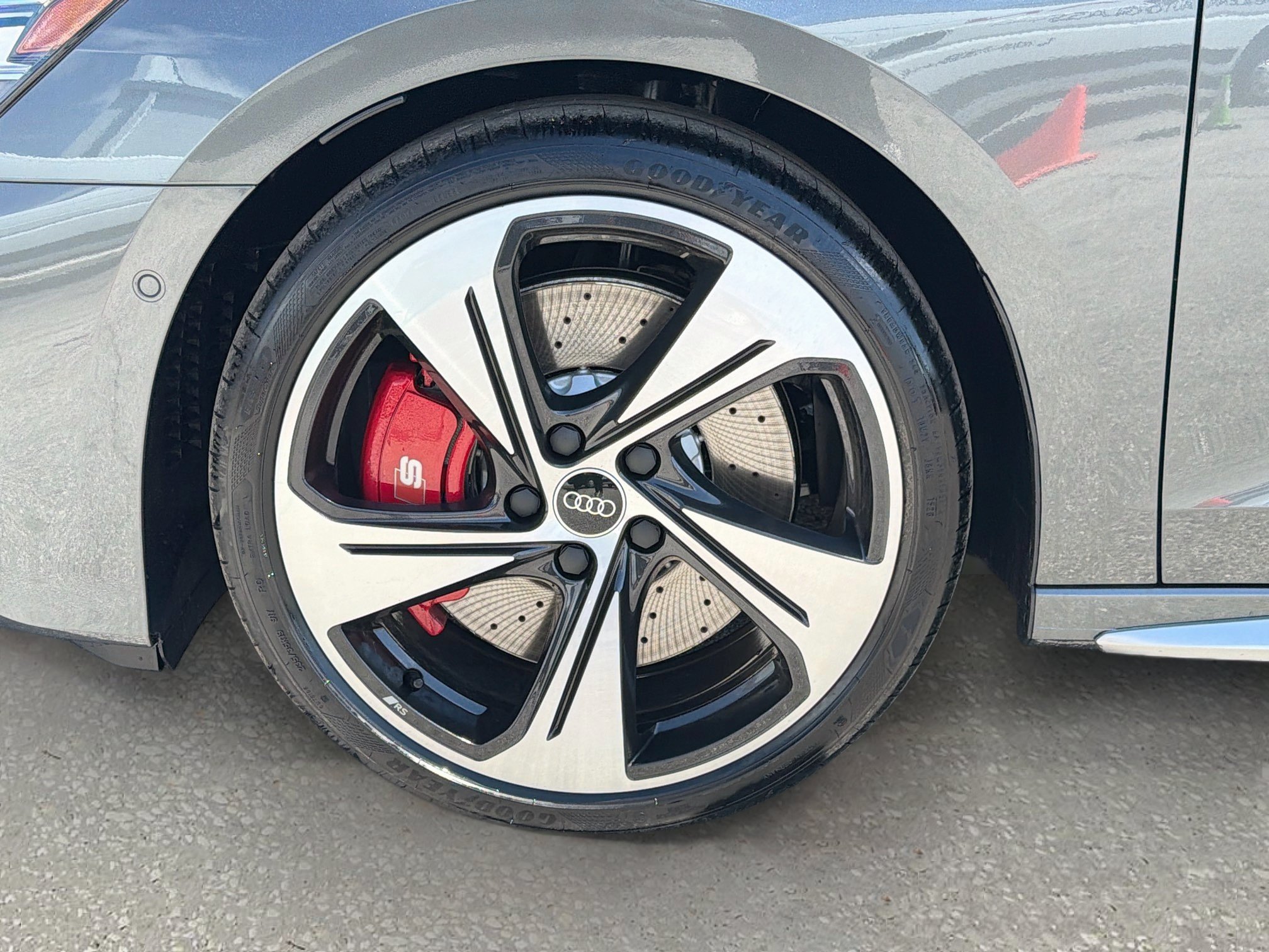 New 2026 Daytona Gray Pearl Effect Audi 4DR QTRO 2.0 TFSI image 40