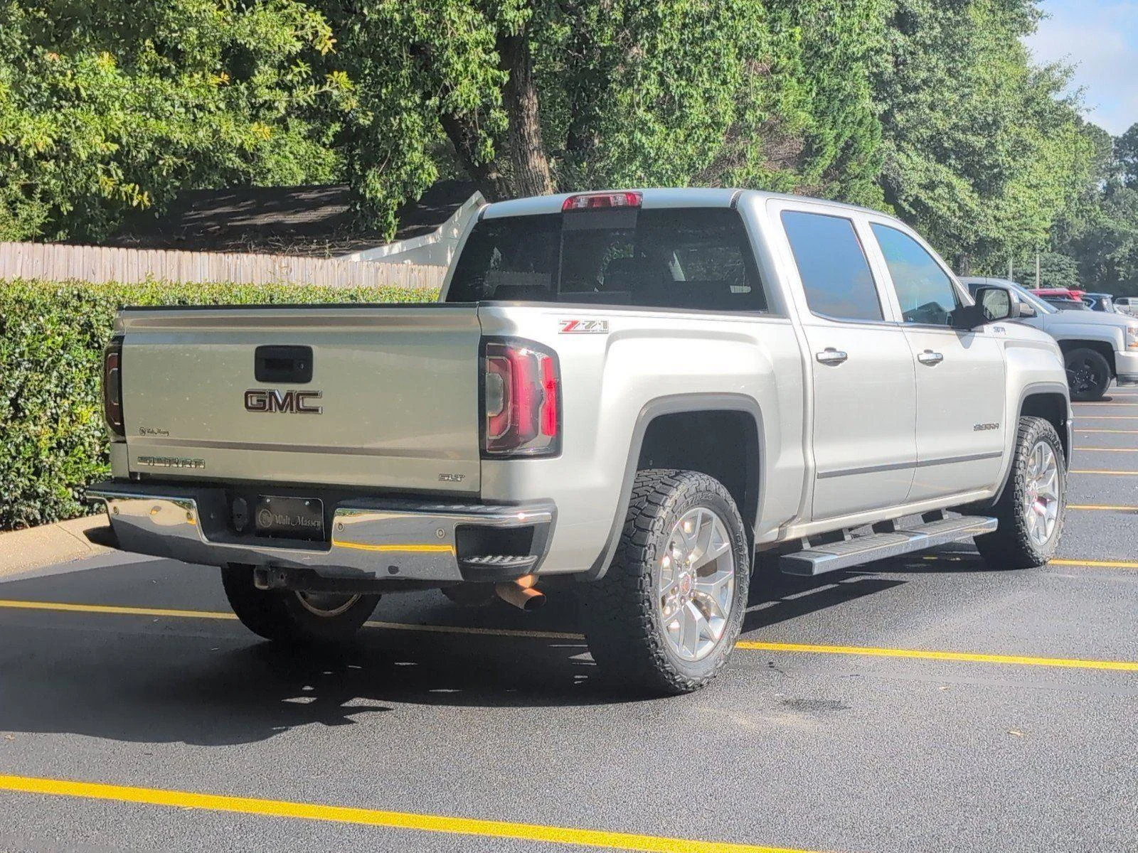 Used 2018 Quicksilver Metallic GMC SLT image 7