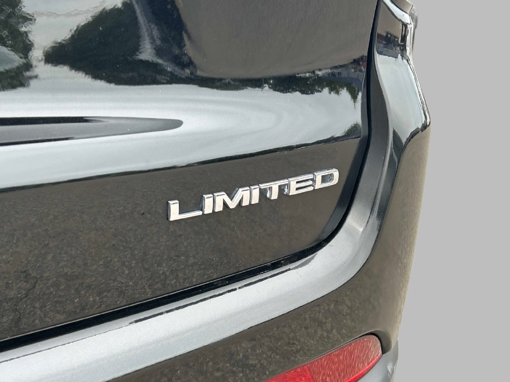 Used 2023 Black Jeep Limited image 14