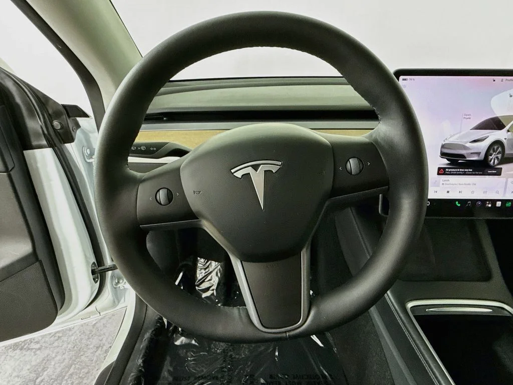 Used 2022 White Tesla Long Range image 11