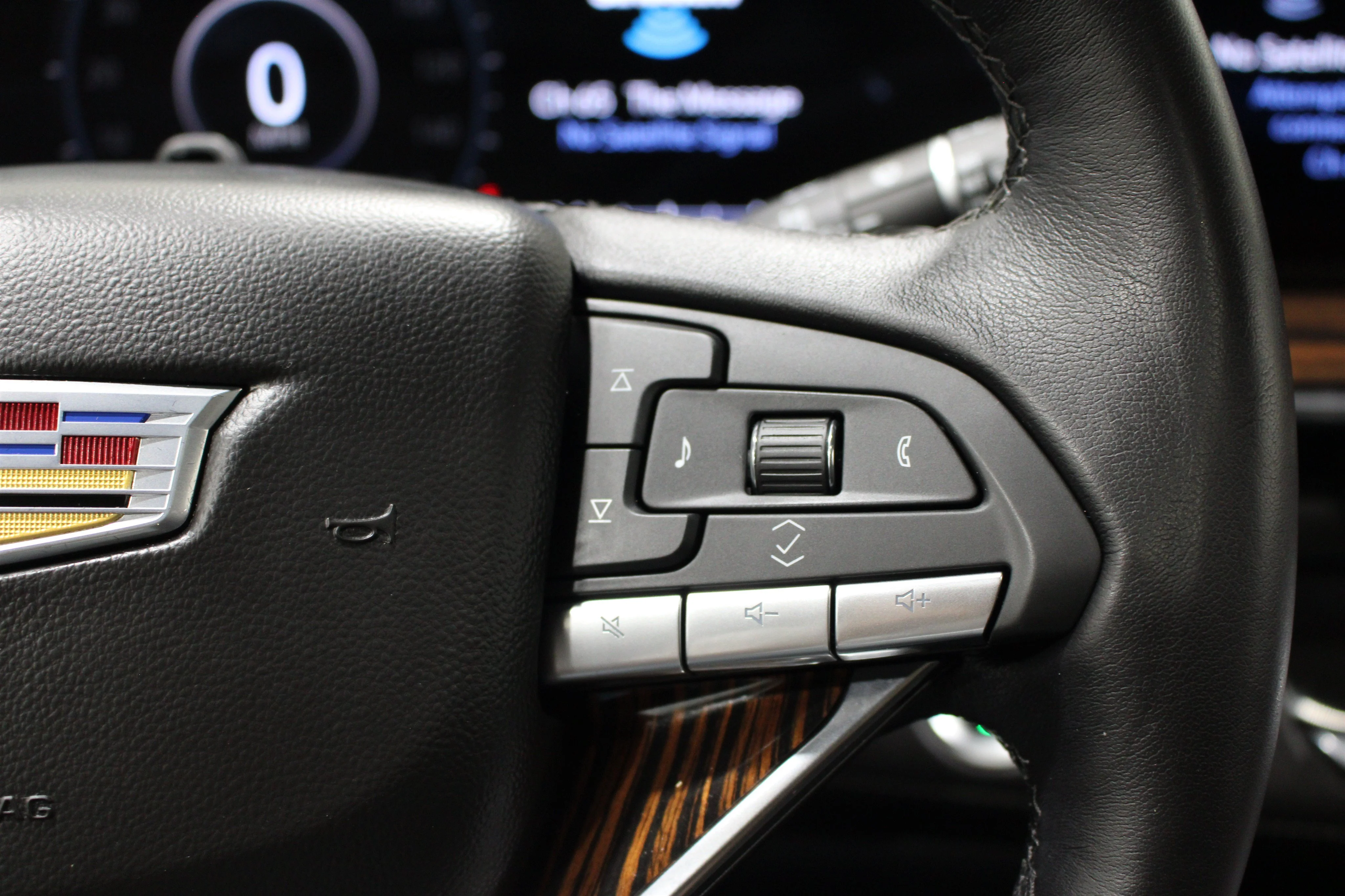2024 Cadillac Escalade Premium Luxury - Photo 13