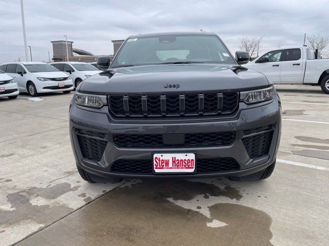 New 2026 Baltic Gray Metallic Clearcoat Jeep Laredo Altitude image 8
