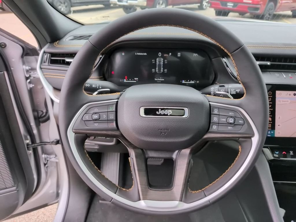 New 2026 Silver Zynith Exterior Paint Jeep  image 17