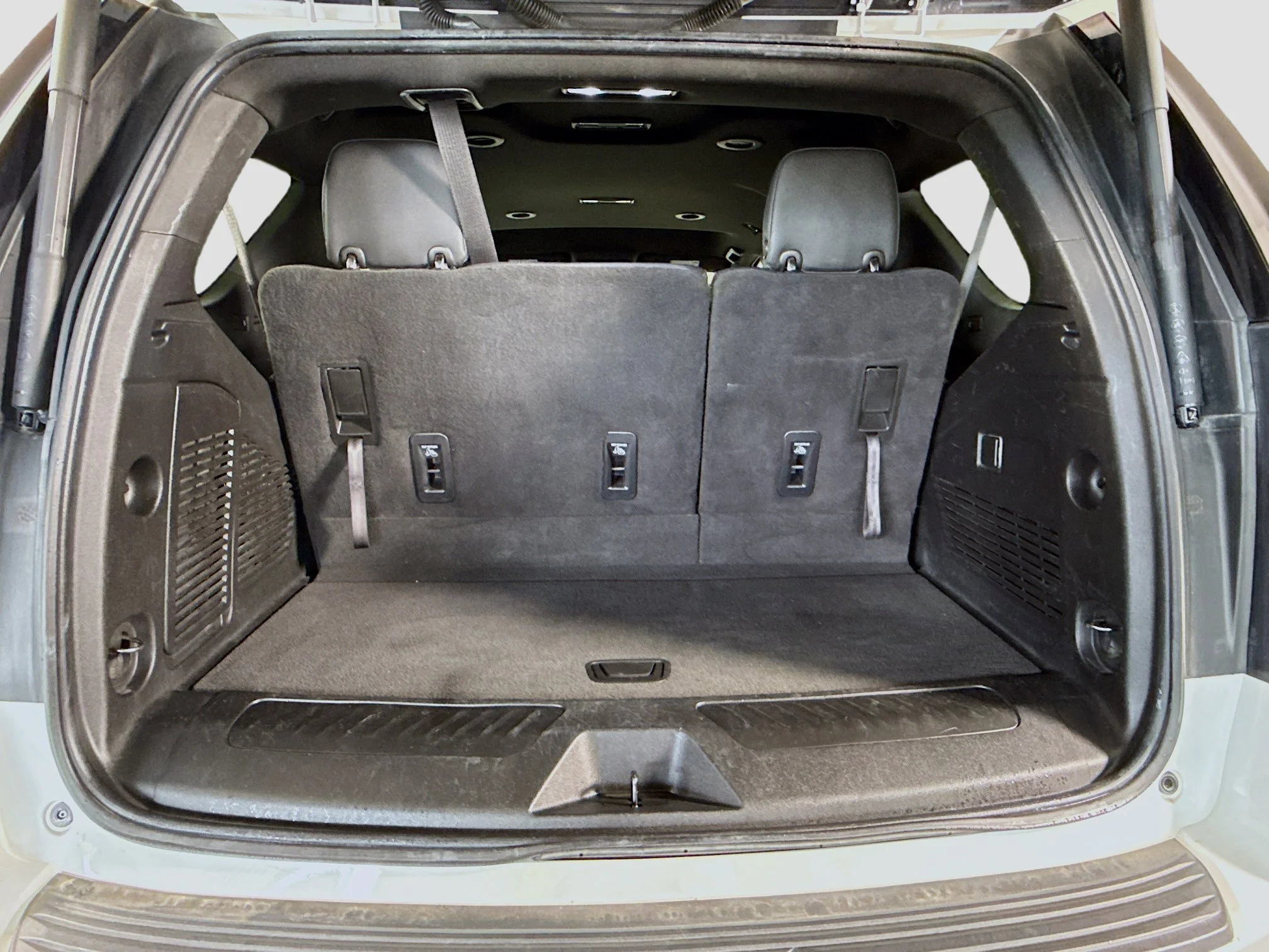 Used 2022 Summit White Chevrolet LT image 31