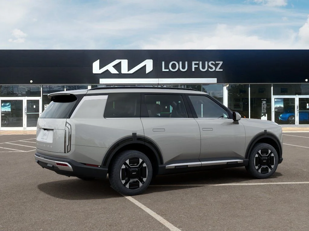 New 2027 Ivory Silver Kia EX image 6