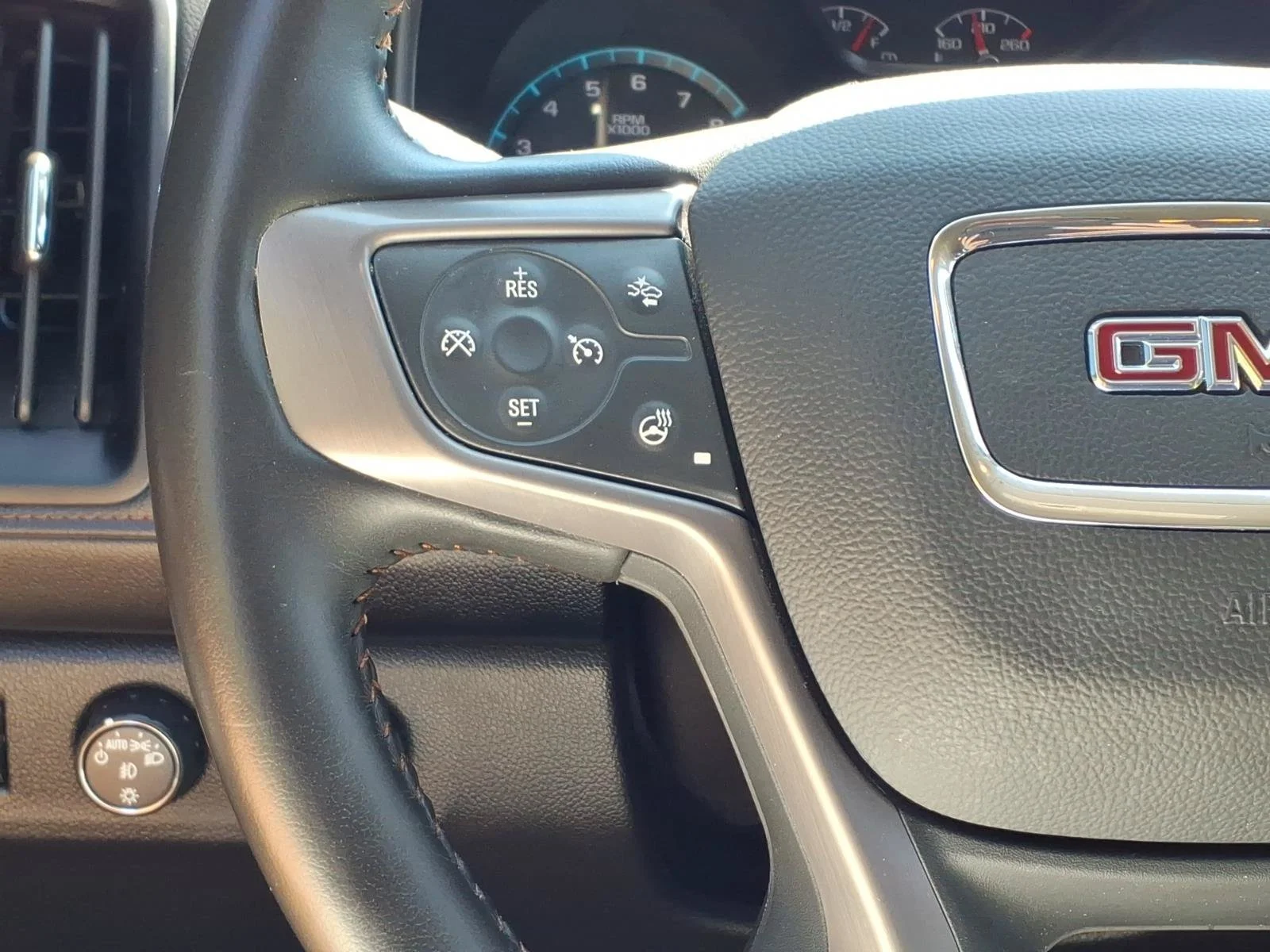 Used 2021 Cayenne Red Tintcoat GMC 4WD AT4 with Leather image 18
