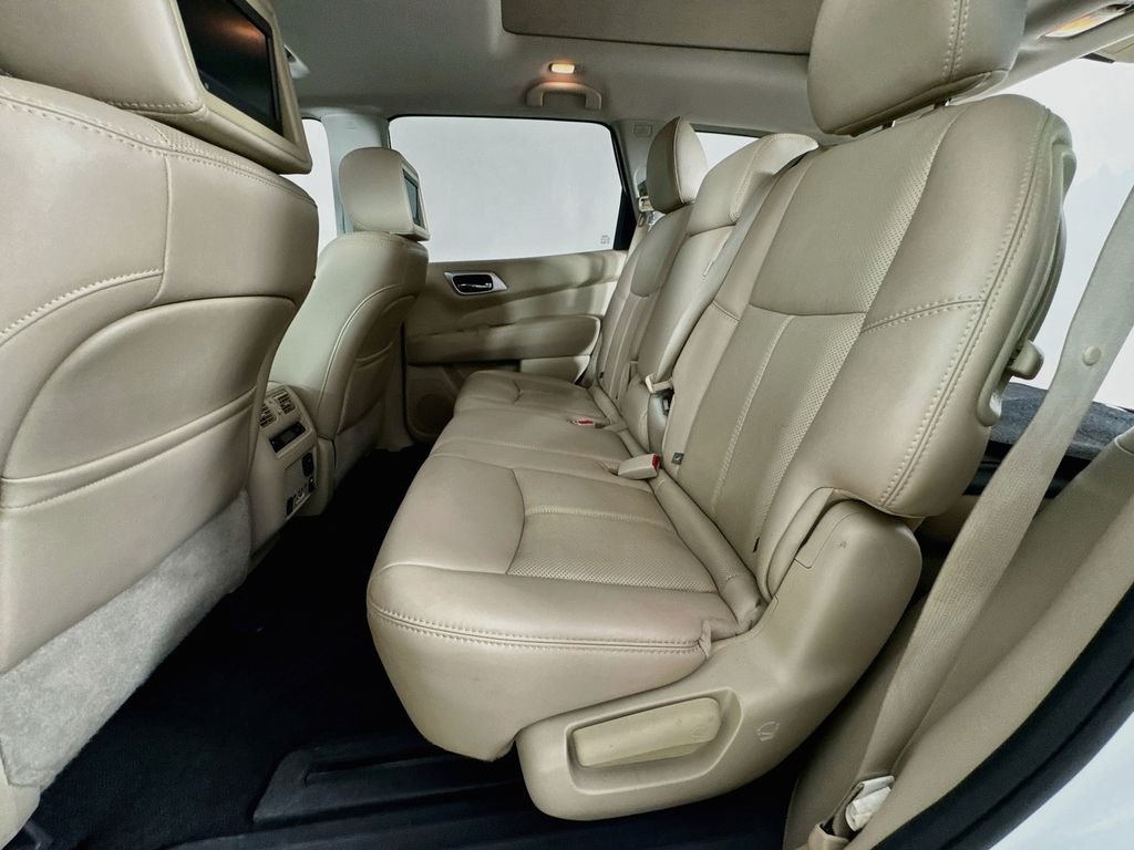 Used 2016 Pearl White Nissan Platinum image 32
