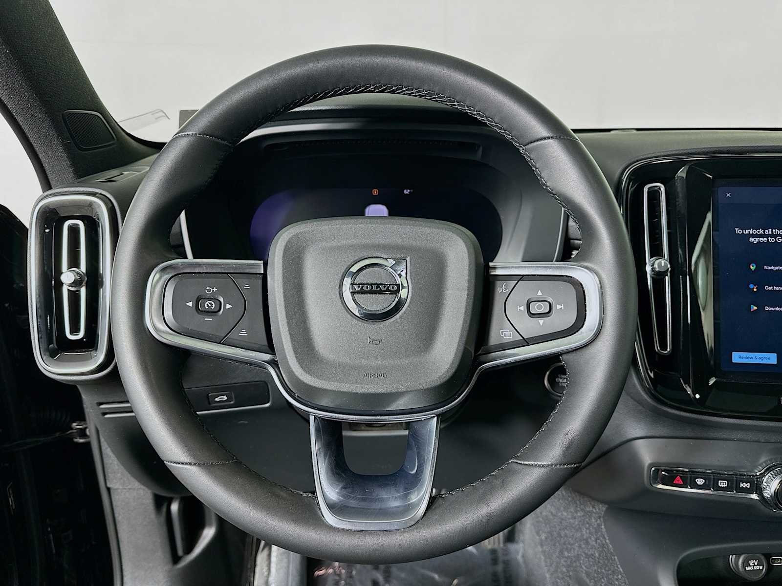 Certified Used 2023 Onyx Black Volvo Plus image 11