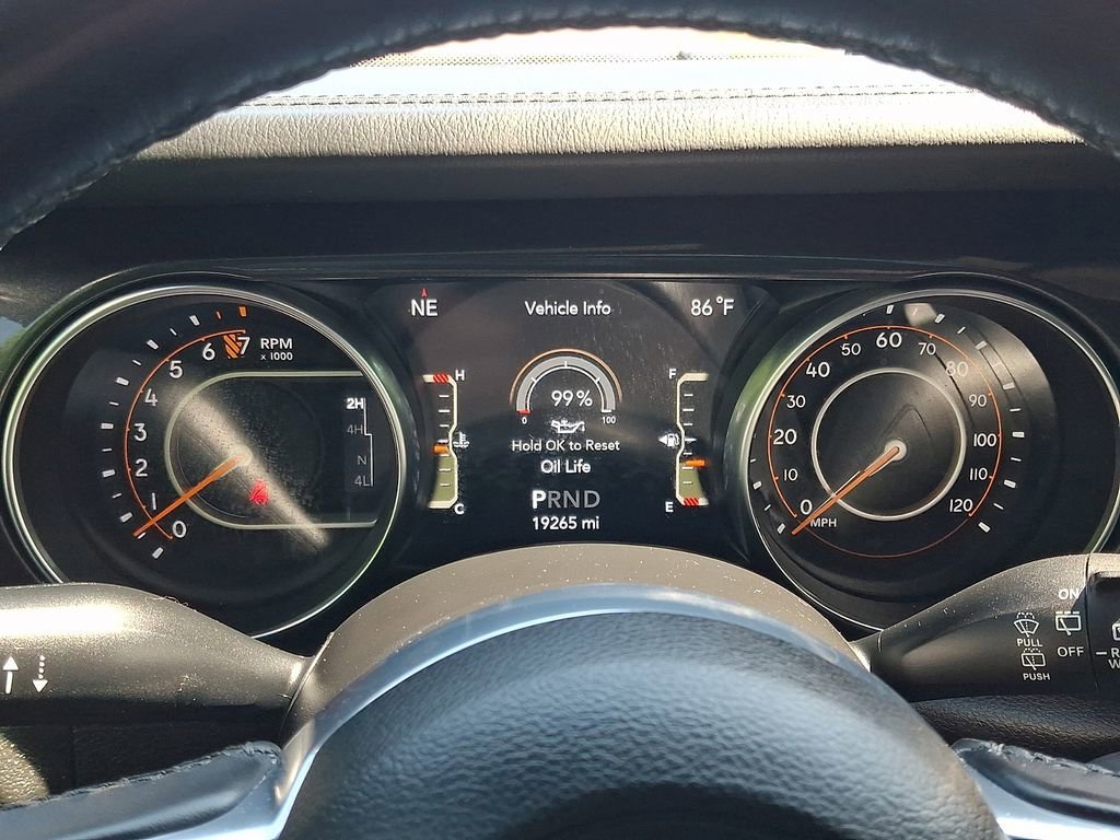 Used 2022 Black Jeep Sahara Altitude 4x4 image 20