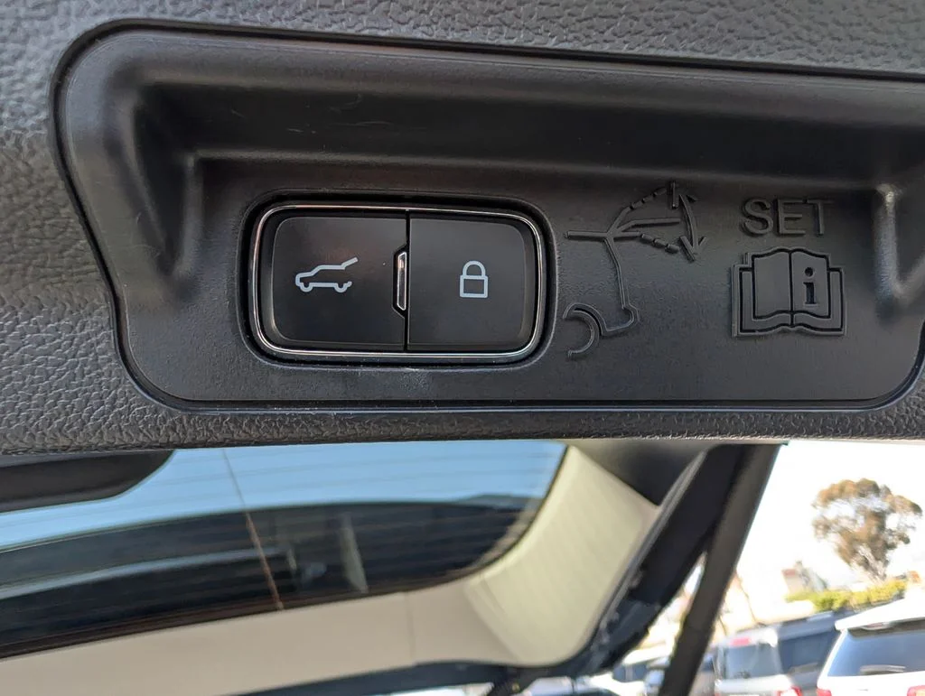 2025 Ford Explorer Active - Photo 13
