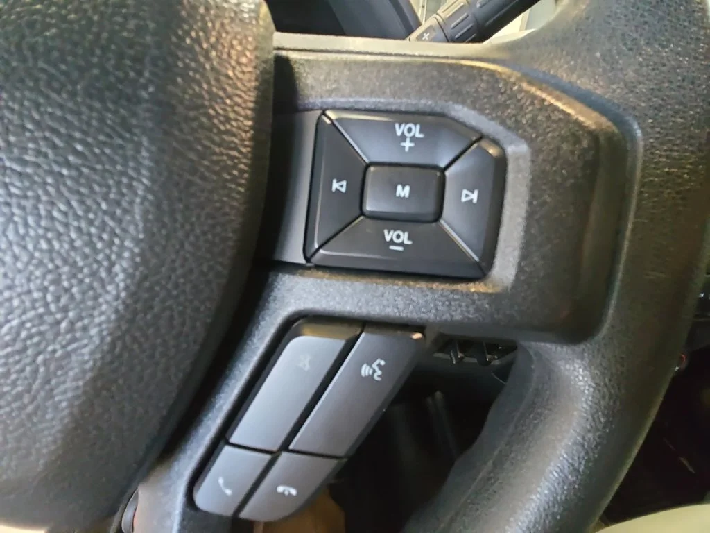 Used 2022 Silver Ford XL image 25