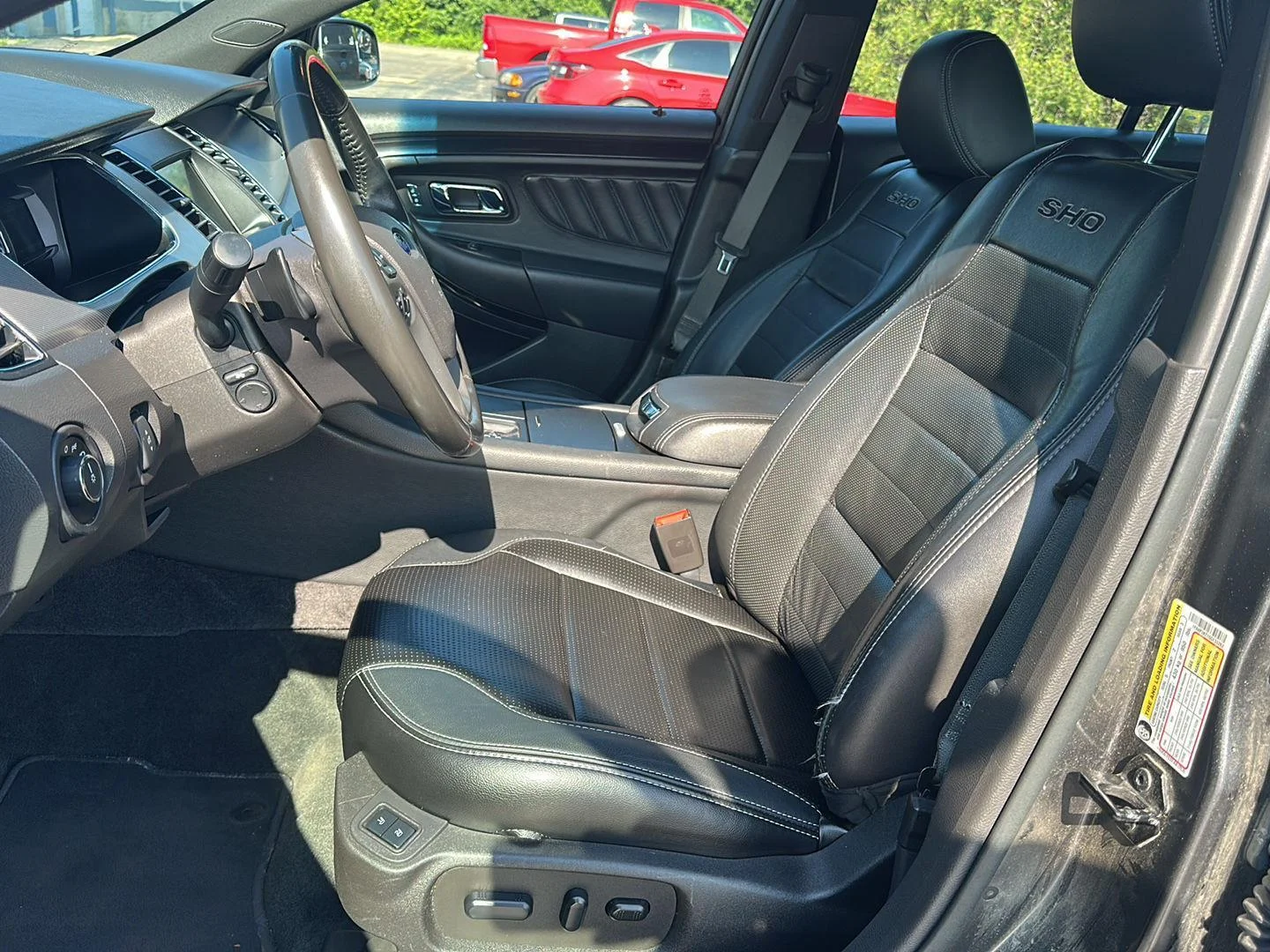 Used 2016 Magnetic FORD SEDAN image 8