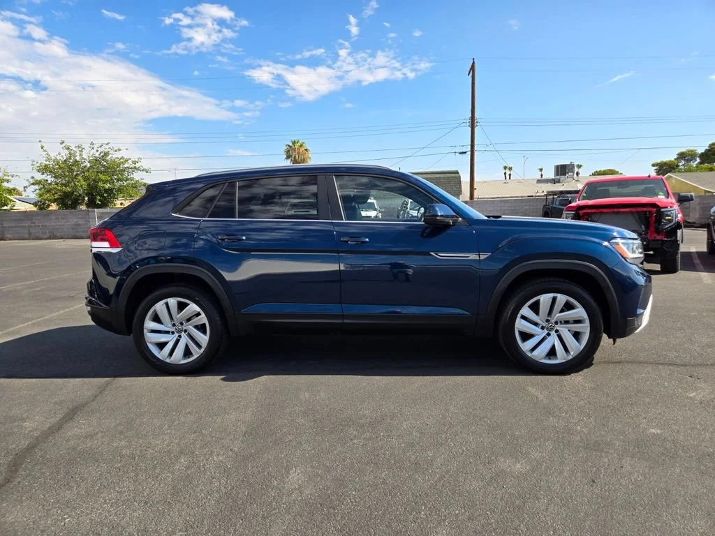 Used 2022 Blue Volkswagen 2.0T SE w/Technology image 7