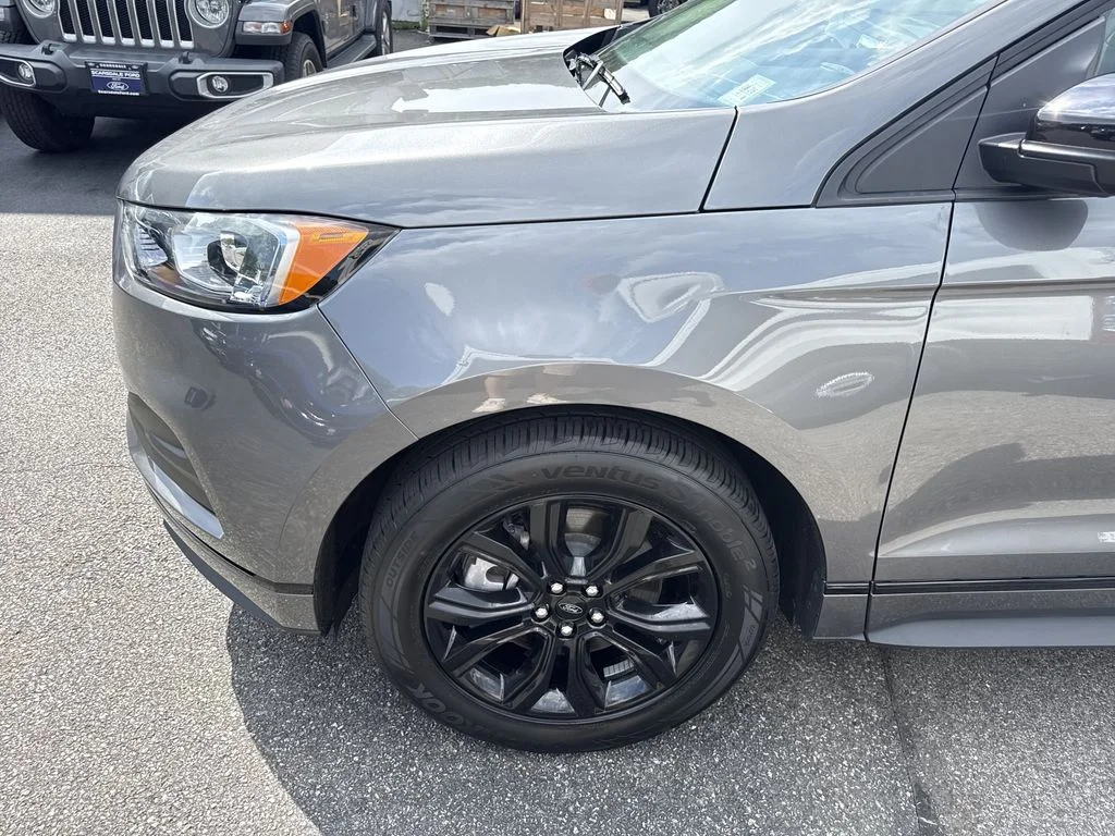 Used 2023 Gray Ford SE image 10