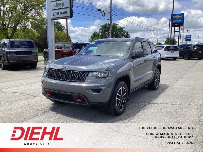 Used 2019 Gray Jeep Trailhawk image 3