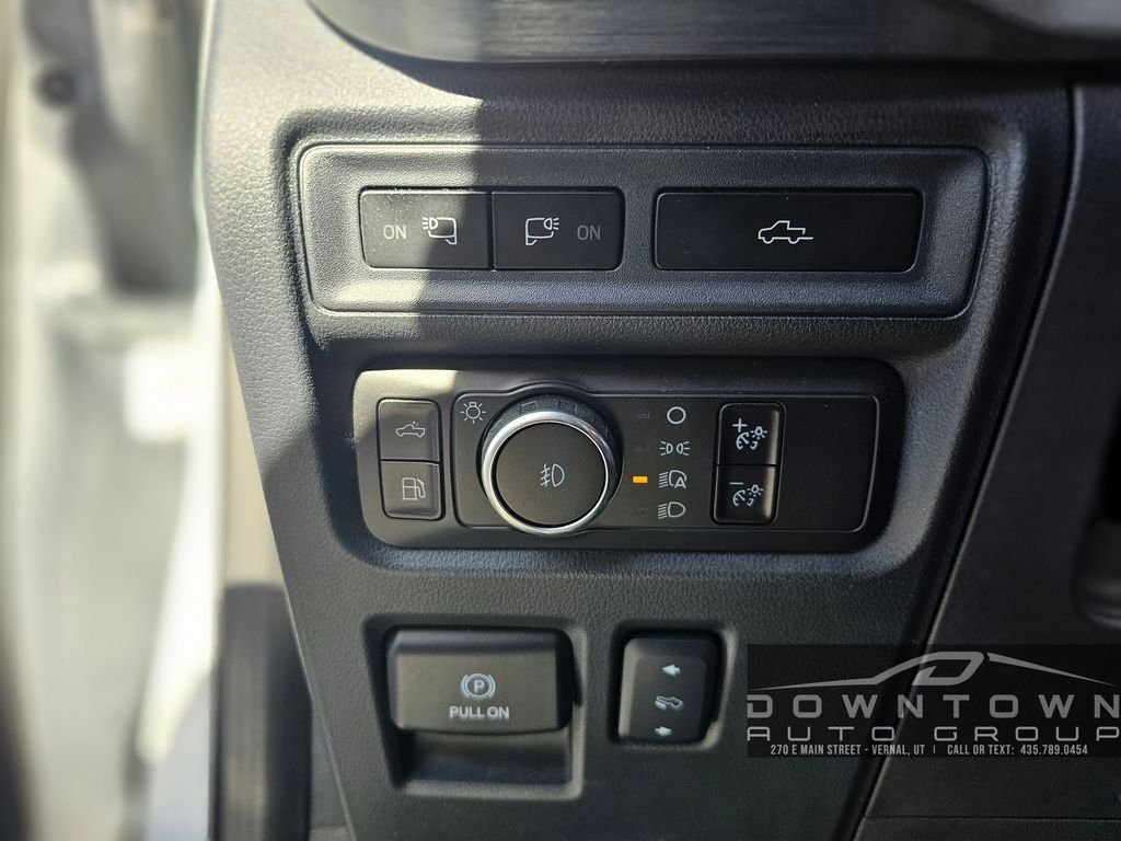 Used 2023 White Ford Lariat image 21