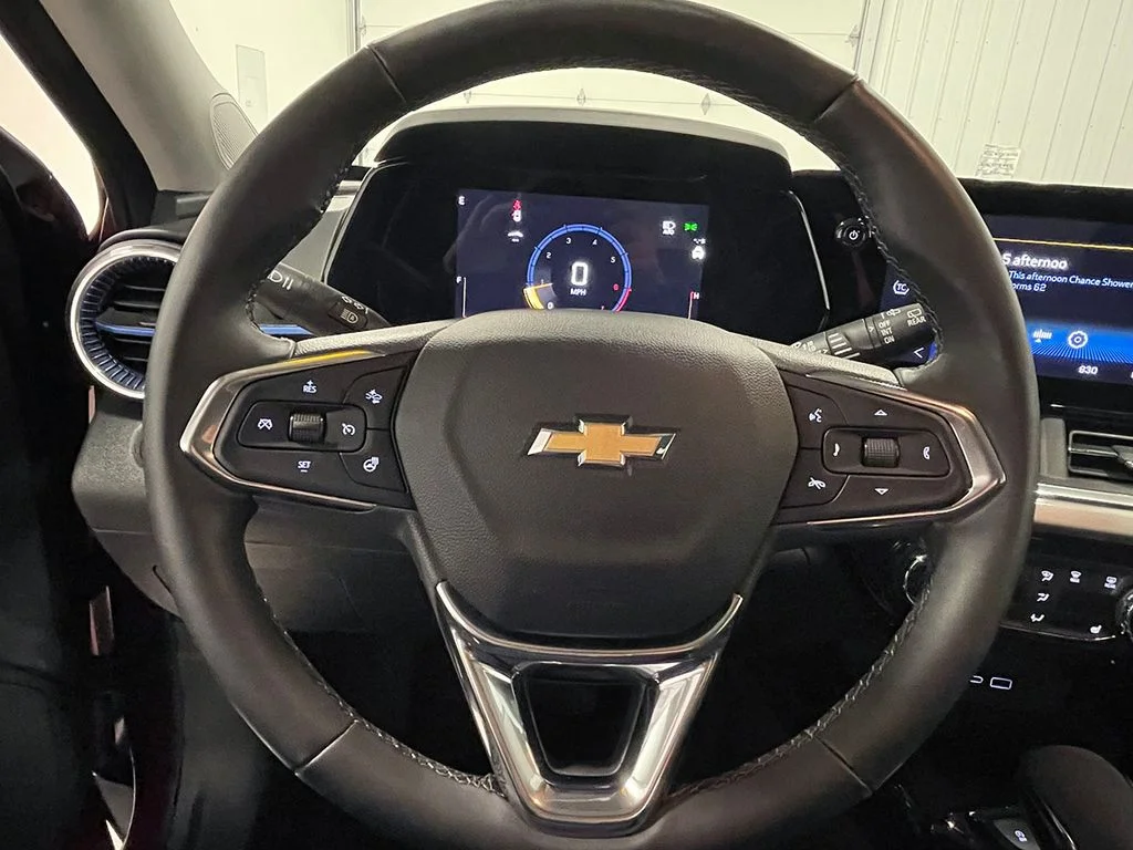 Used 2025 Red Chevrolet LT image 34