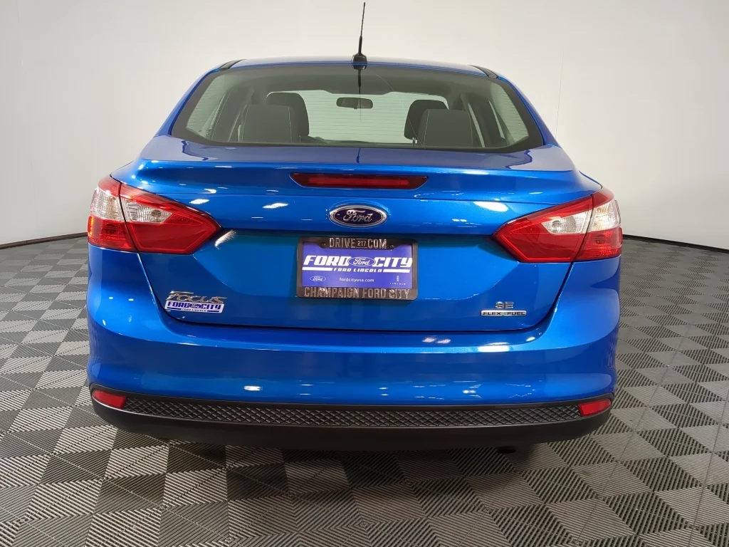 Used 2014 blue Ford SE image 7