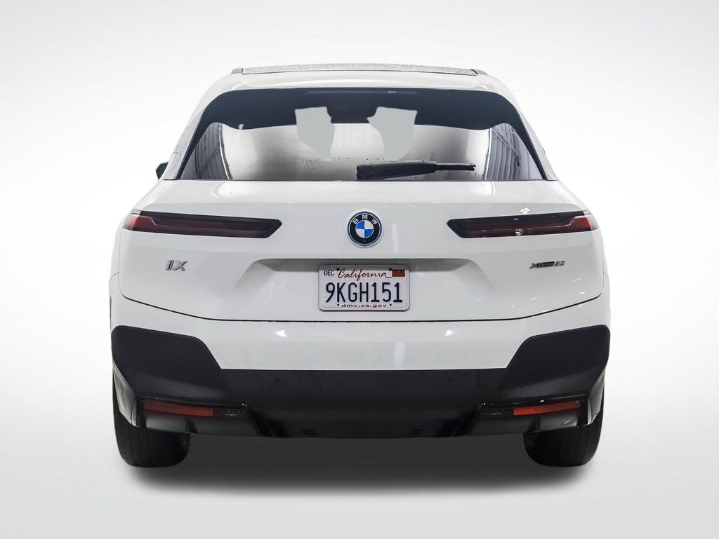 Certified Used 2024 Alpine White BMW xDrive50 image 4