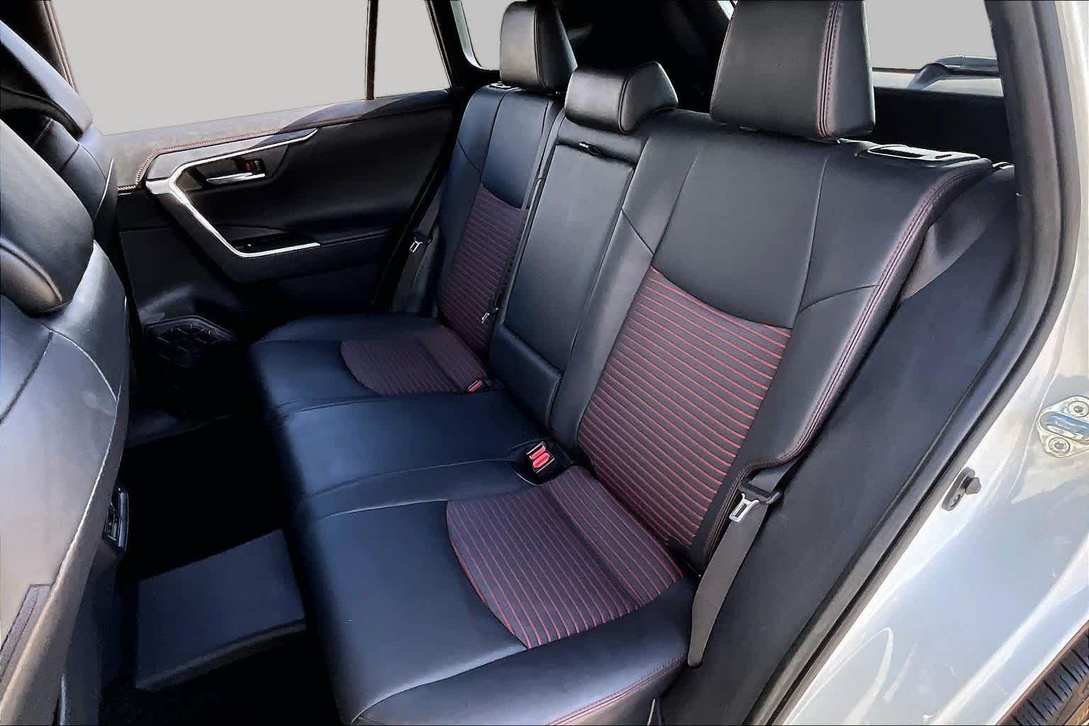 Used 2022 Blizzard Pearl/Midnight Black Metallic Toyota XSE image 20