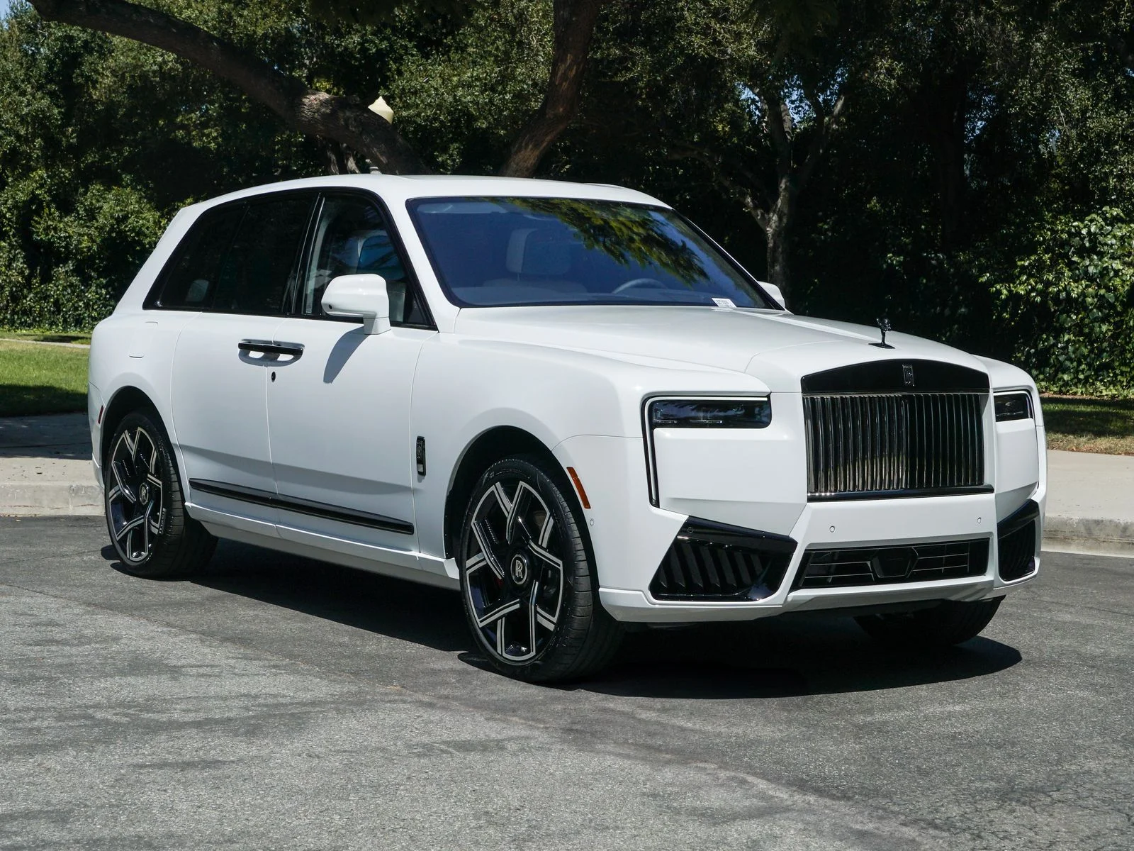 New 2027 Arctic White Rolls-Royce Black Badge image 19