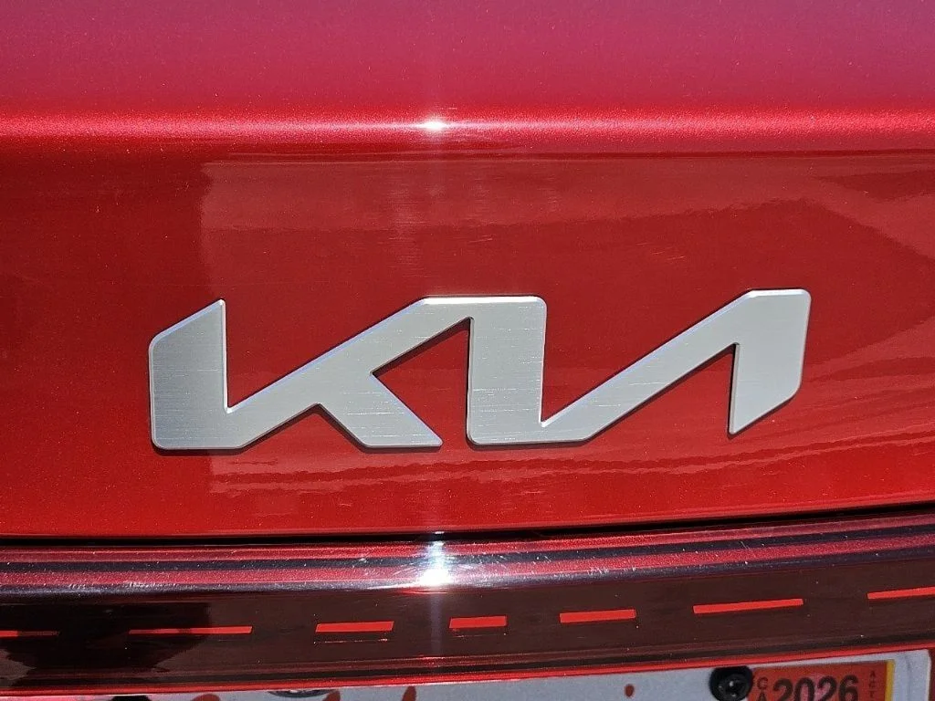 Used 2022 Red Kia LXS image 13