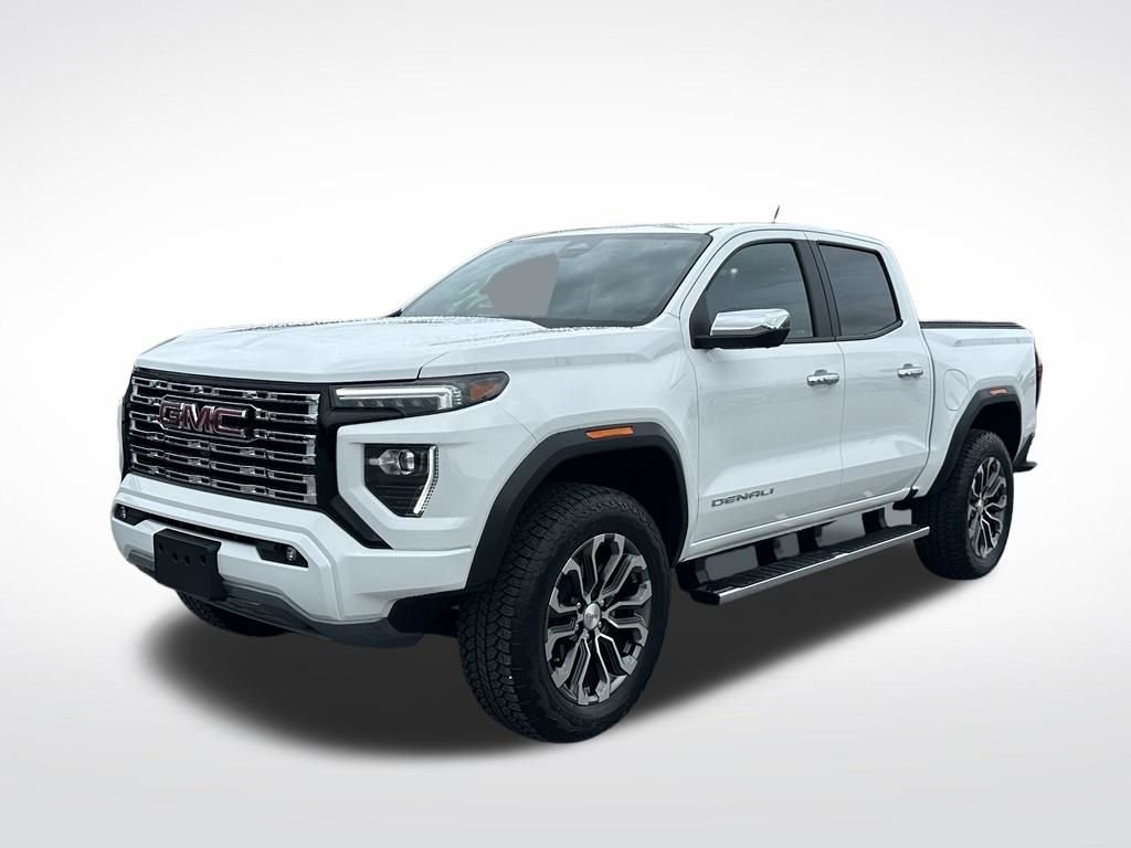 Used 2023 White GMC Denali image 2