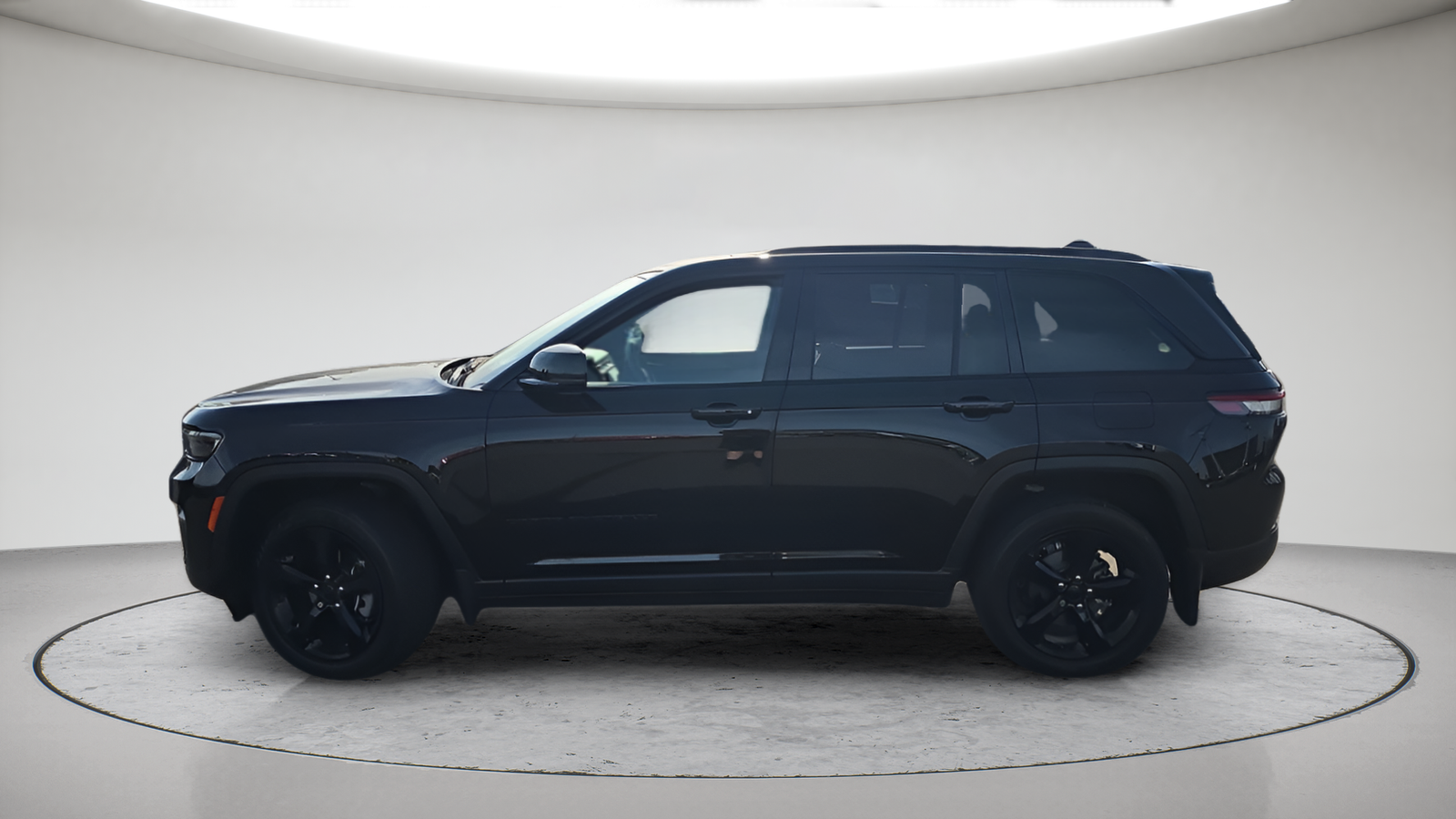Used 2023 Diamond Black Jeep Altitude X image 7