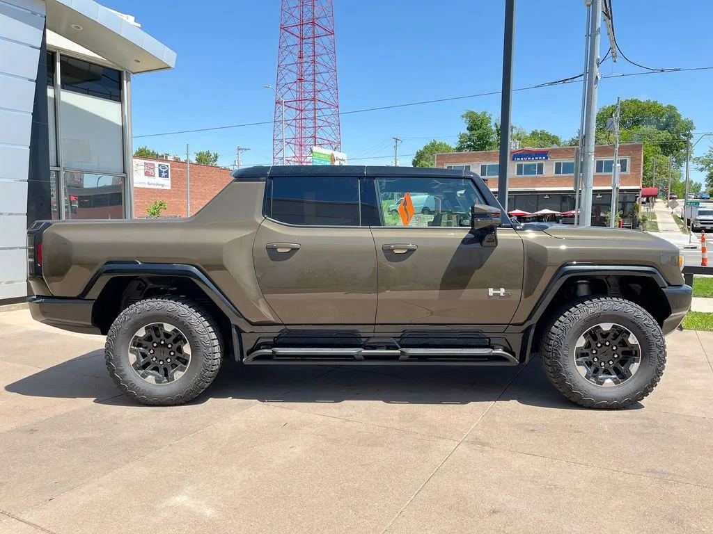 2025 GMC HUMMER EV 2X - Photo 8