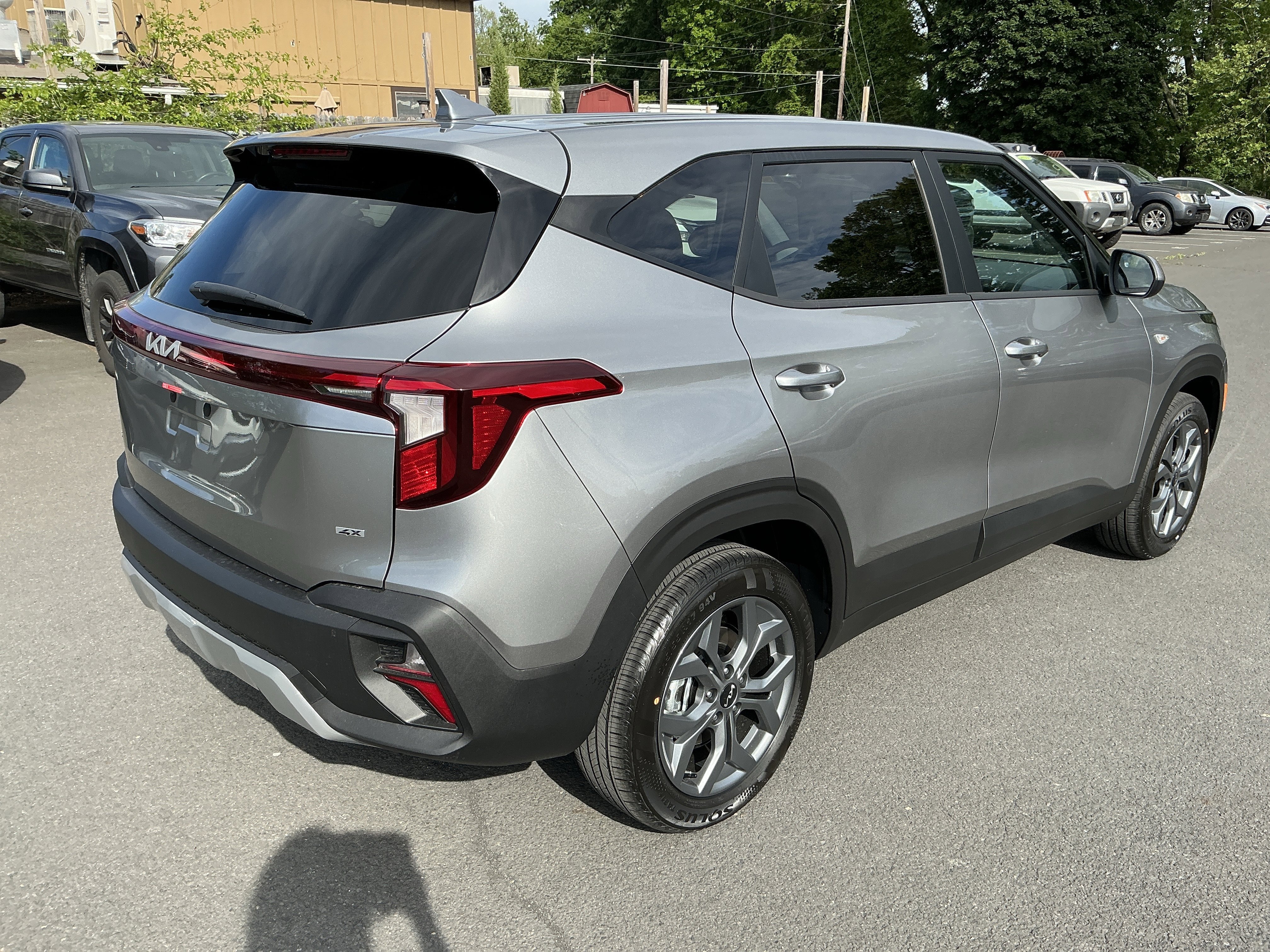 New 2026 Steel Gray Kia LX image 3
