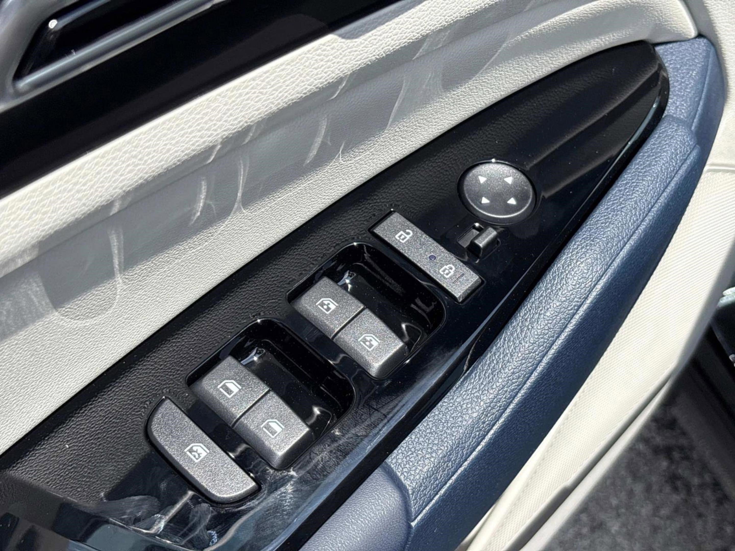 New 2025 Fusion Black Kia EX image 20