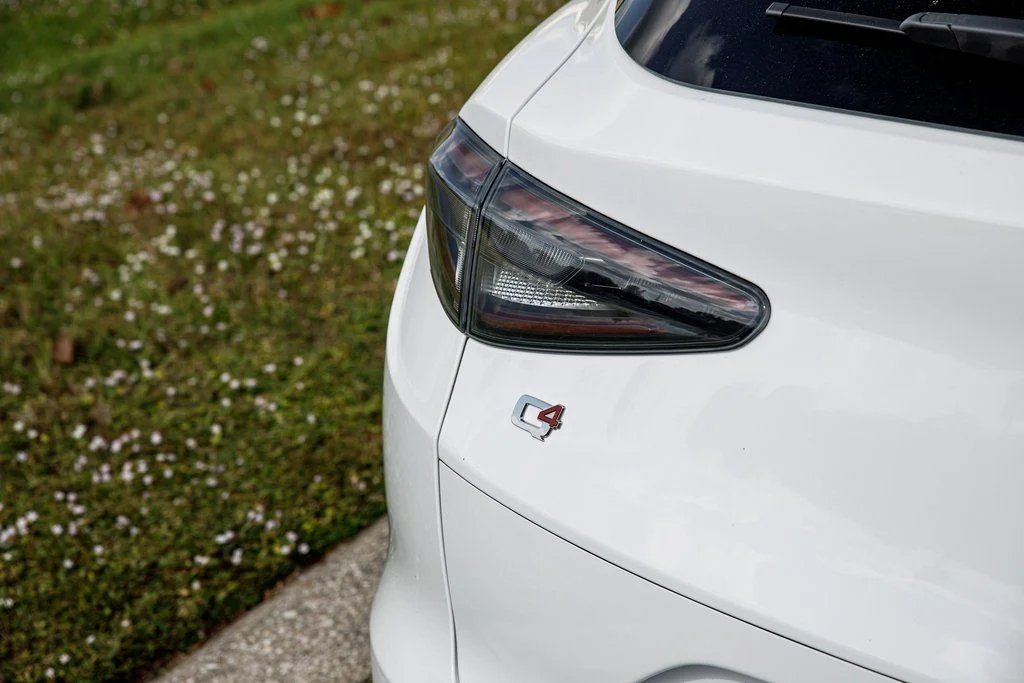 New 2025 White Alfa Romeo Base image 12