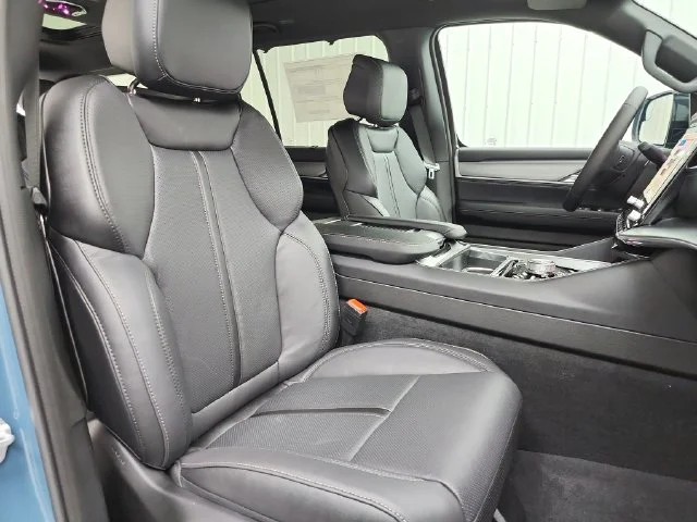 New 2026 Steel Blue Exterior Paint Jeep Limited Reserve image 47