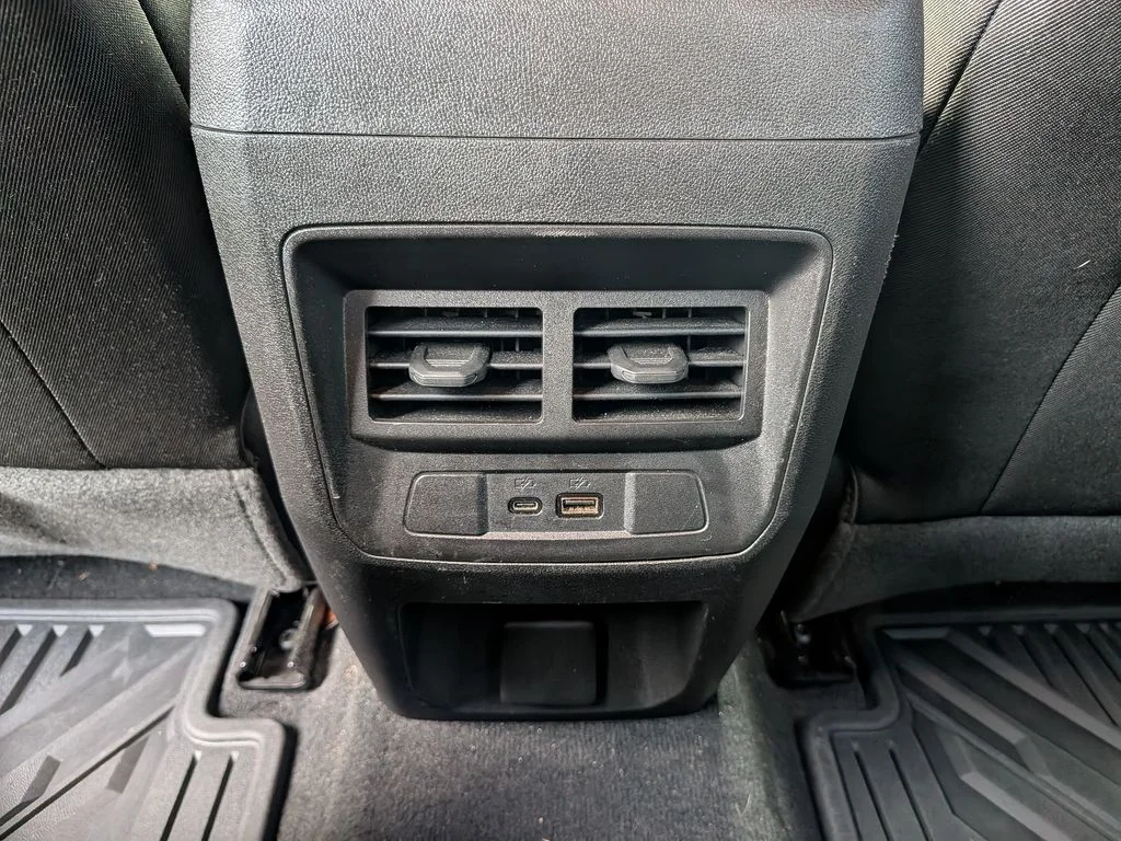 Used 2023 White GMC Elevation image 29