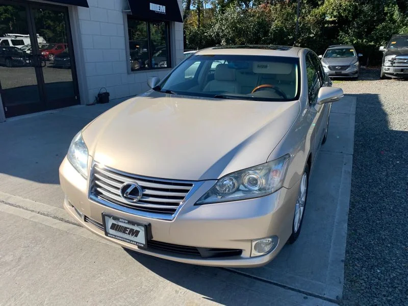 Used 2011 Gold Lexus ES 350 Sedan 4D image 2