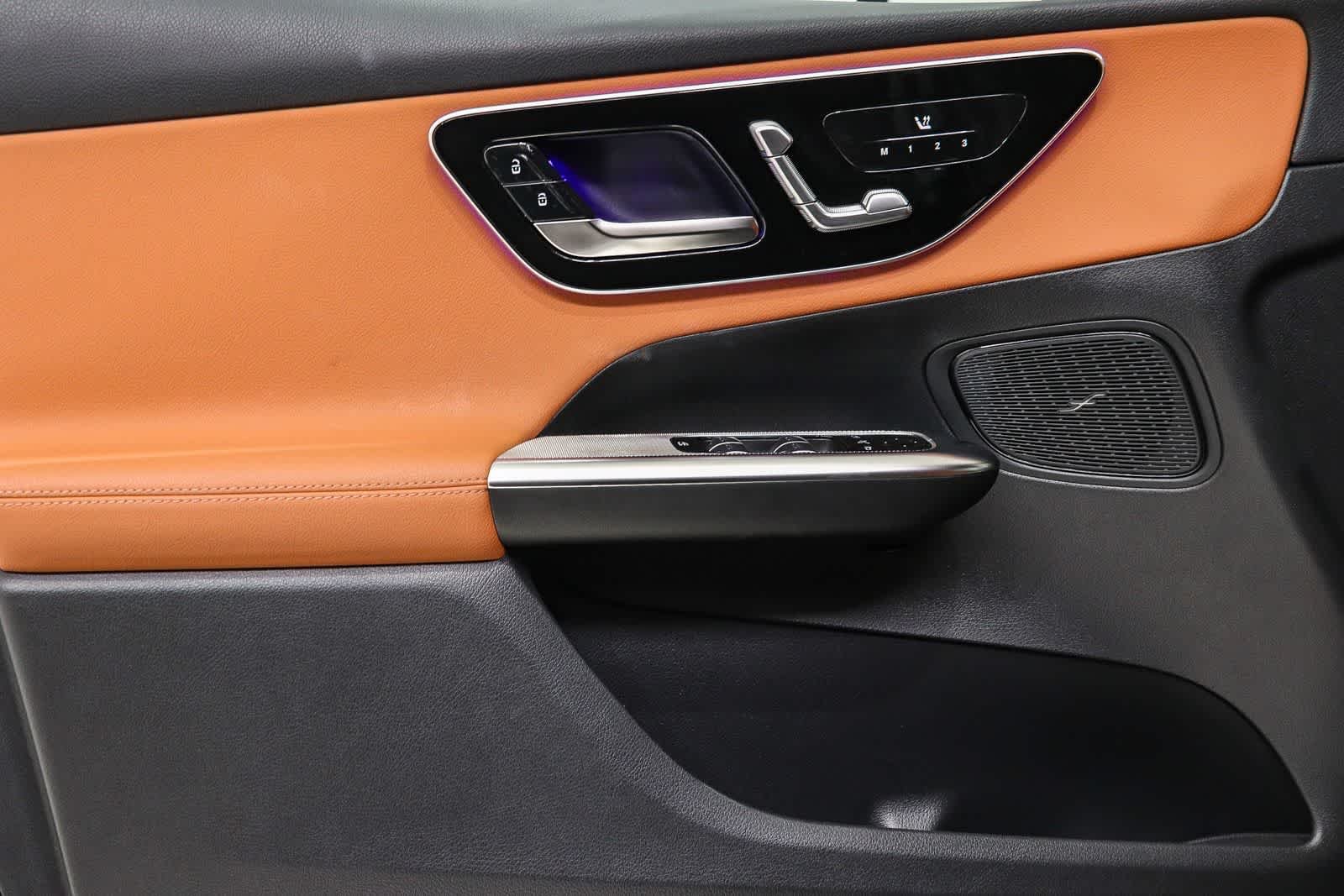 Used 2025 Black Mercedes-Benz GLC 350e image 21