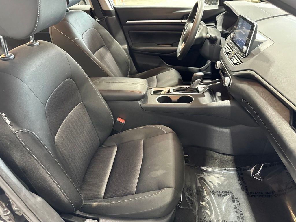 Used 2022 Blue Metallic Nissan 2.5 SV image 18