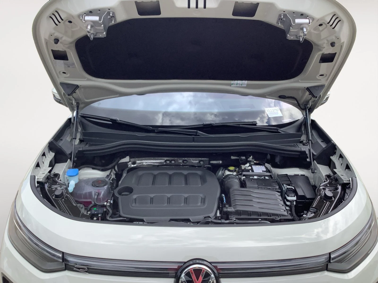 New 2026 SANDSTONE Volkswagen SEL R-Line Turbo image 11