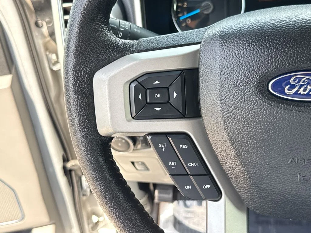 Used 2015 Silver Ford Lariat image 15