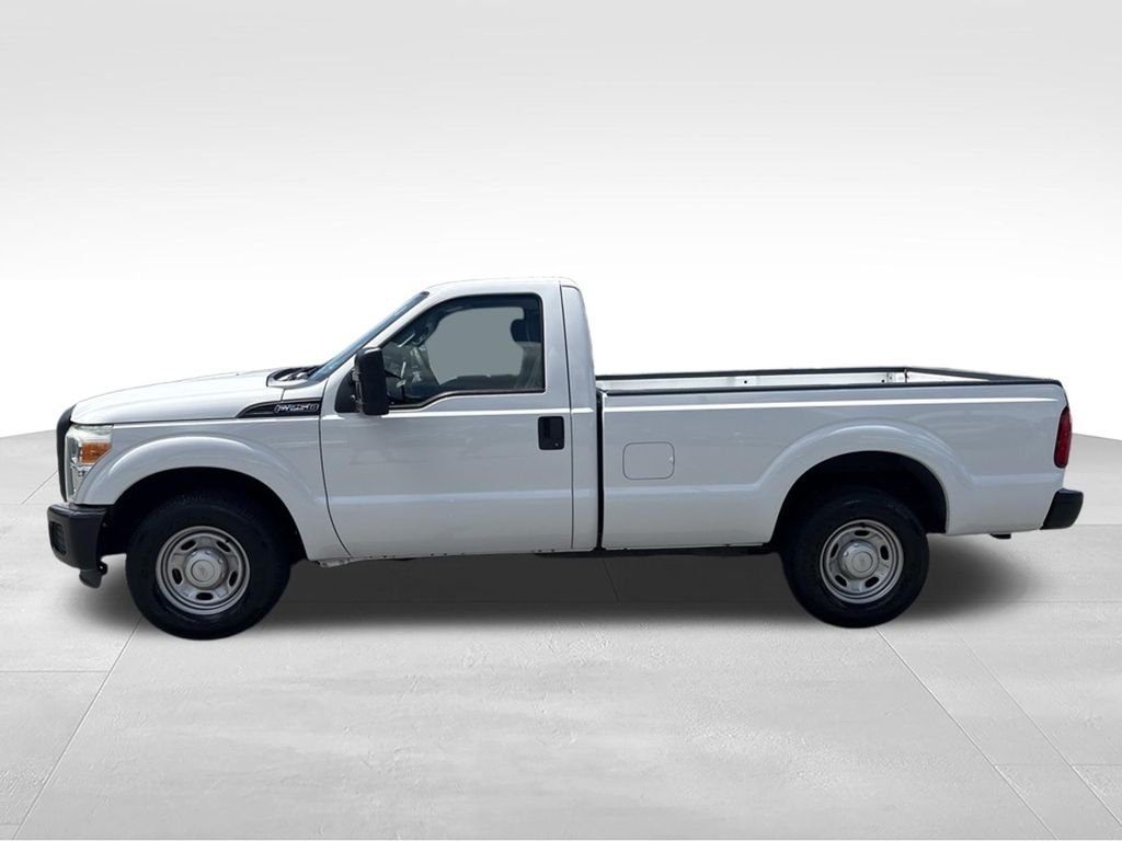 Used 2016 White Ford XL image 2