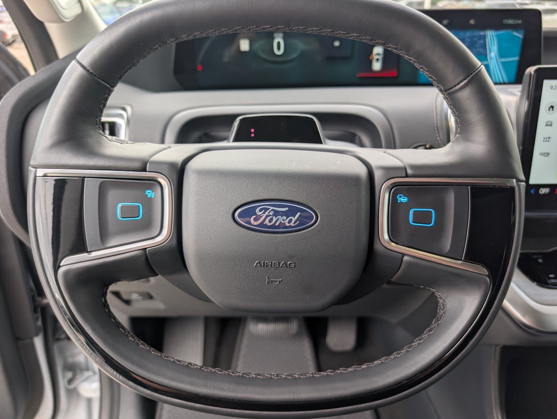 Used 2025 Silver Ford Platinum image 12